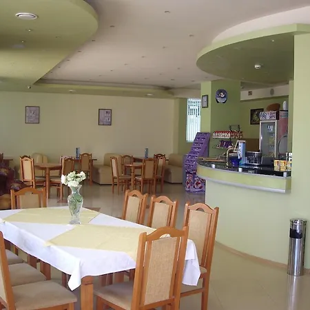 семеен идън 호텔 3*