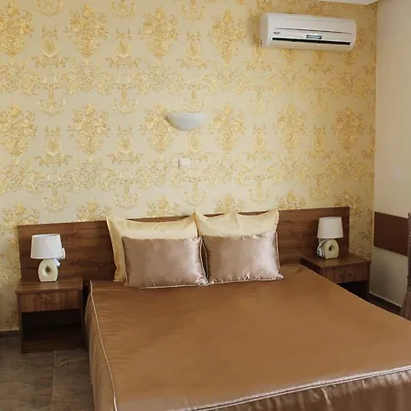 семеен идън 호텔 3*