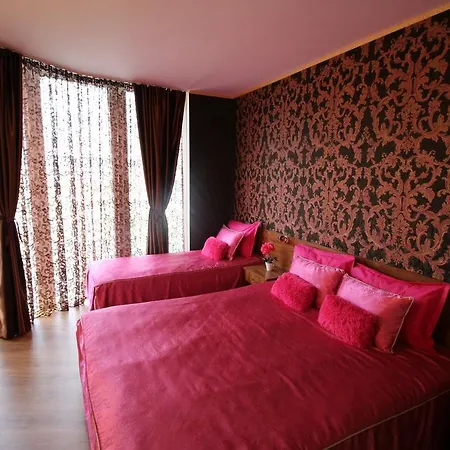 호텔 семеен идън