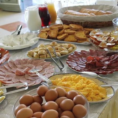 семеен идън 호텔 3*