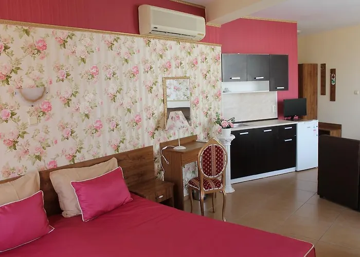 酒店 семеен идън