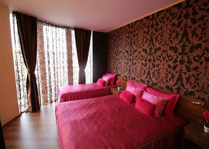 酒店 семеен идън