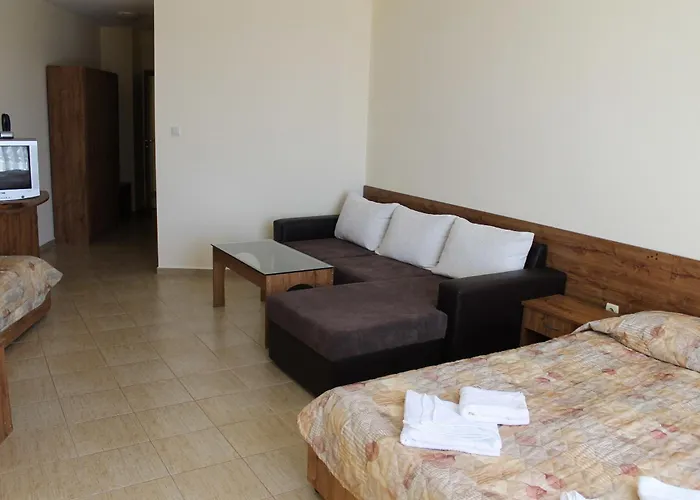 Hotel семеен идън 3*