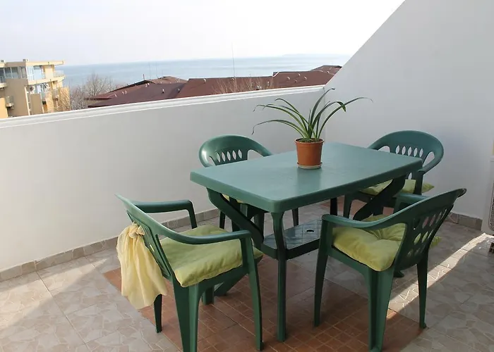 Hotel семеен идън